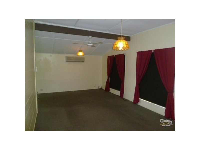 35 Kent Street, West Gladstone QLD 4680