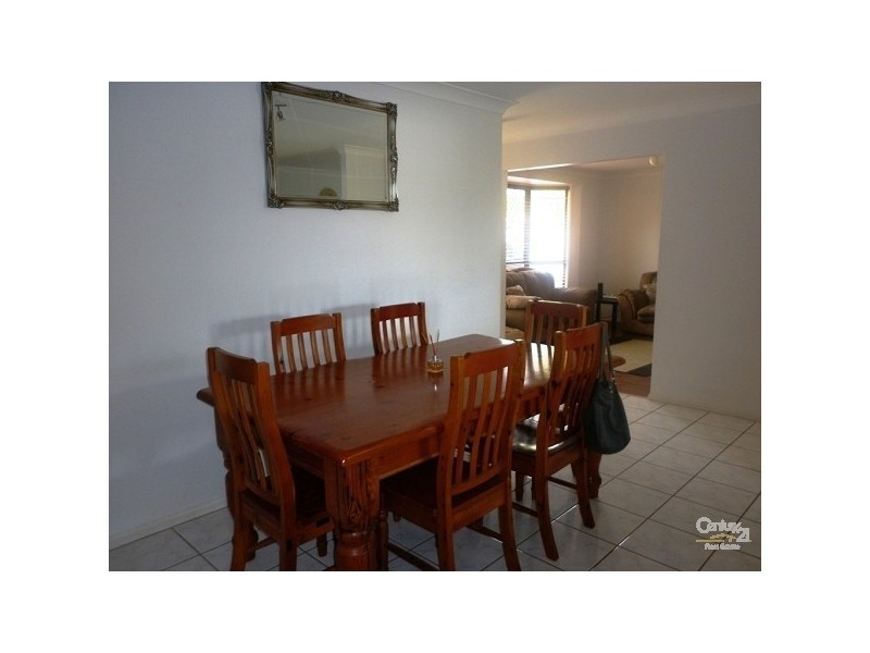 31 Ellington Street, New Auckland QLD 4680