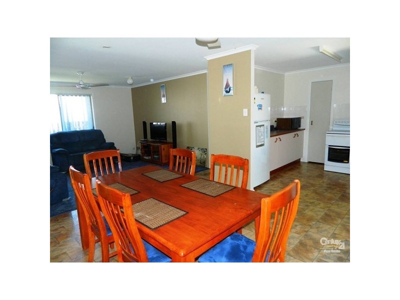 35 Latrobe Street, Tannum Sands QLD 4680