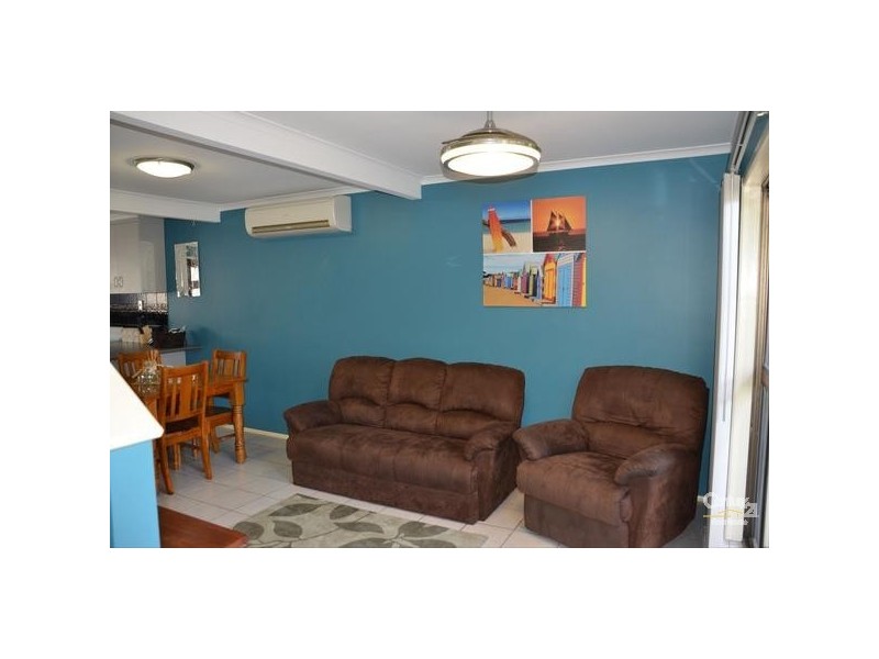 1/18 Leonard Street, Gladstone QLD 4680