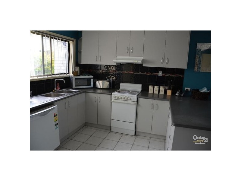 1/18 Leonard Street, Gladstone QLD 4680