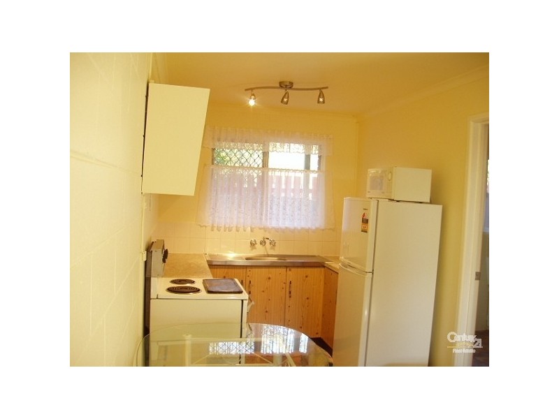 2/6 Wenitong Street, West Gladstone QLD 4680