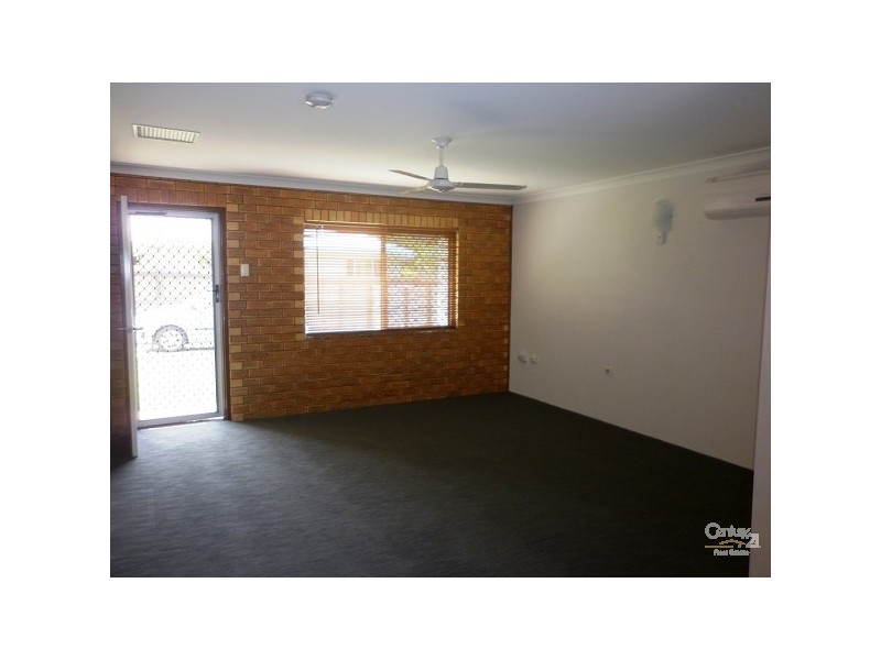 2/15 Carinya Drive, Gladstone QLD 4680