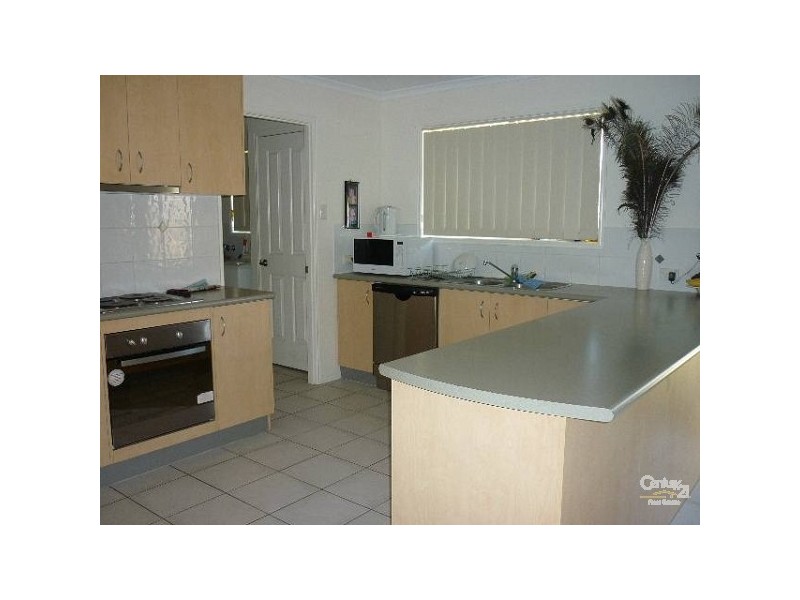 40 Skyline Drive, New Auckland QLD 4680