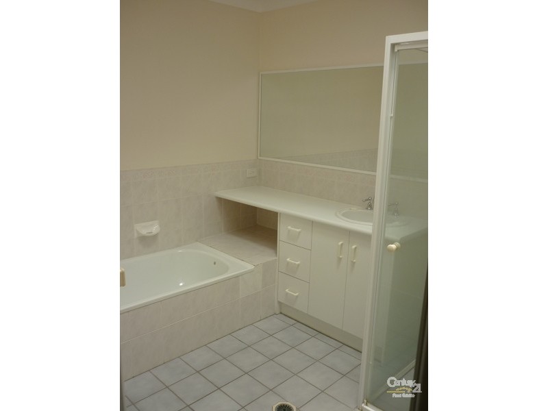 2/3 Ailsa Street, Gladstone QLD 4680