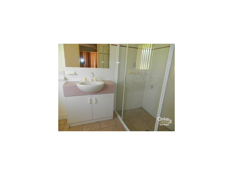 17 Witney Street, Telina QLD 4680