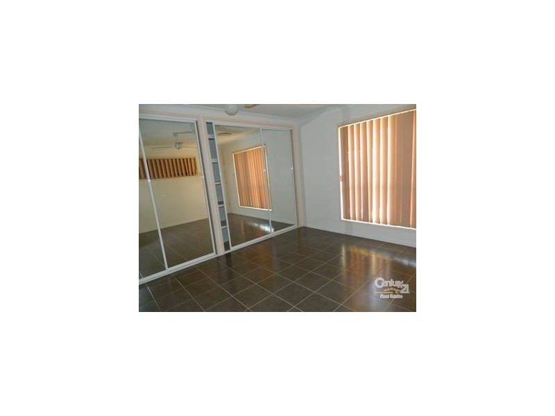 17 Witney Street, Telina QLD 4680