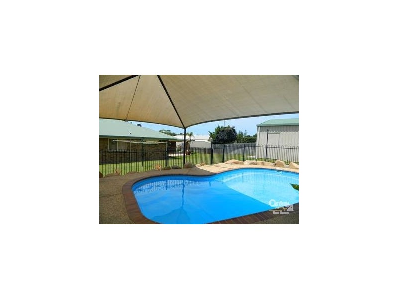 17 Witney Street, Telina QLD 4680