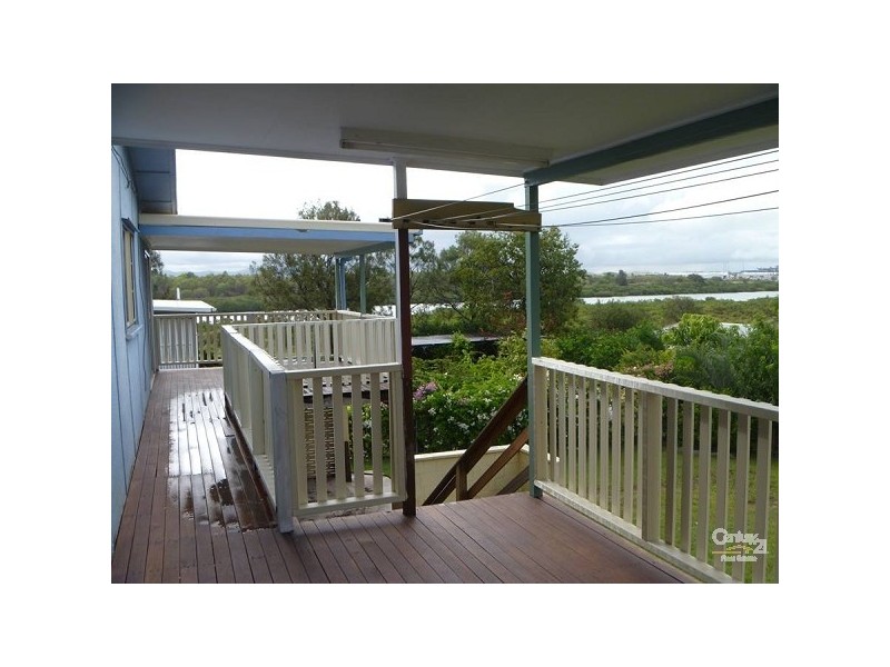 68 Flinders Street, West Gladstone QLD 4680