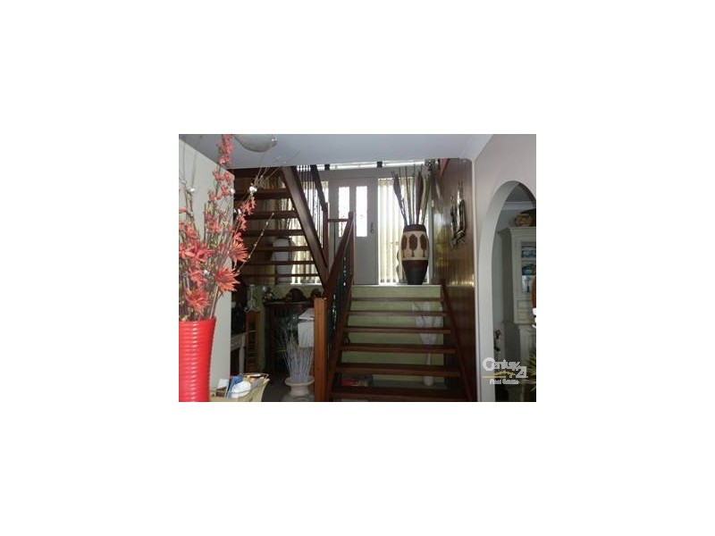 8 The Esplanade, Gladstone QLD 4680