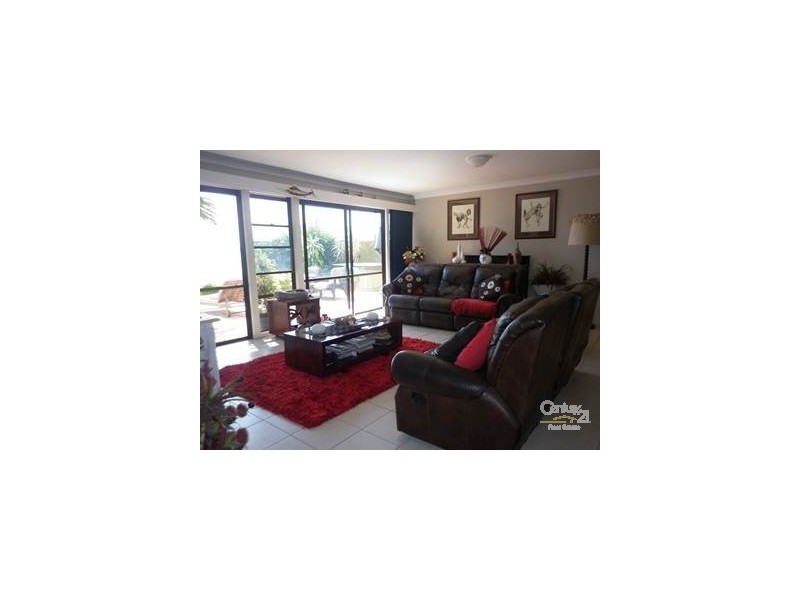 8 The Esplanade, Gladstone QLD 4680