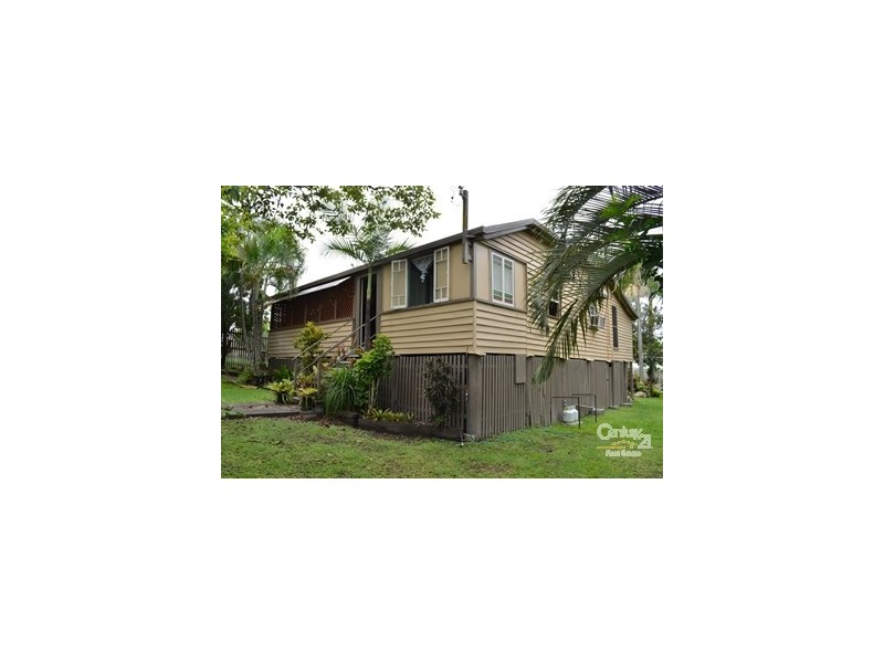 18 Roberts Street, Gladstone QLD 4680