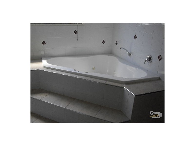 27 Coolibah Street, Gladstone QLD 4680