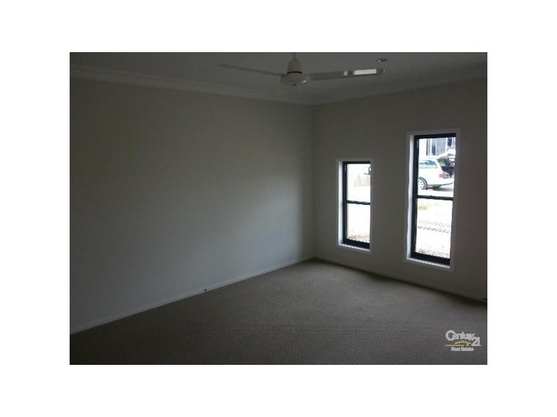 33 Daintree Boulevard, Gladstone QLD 4680