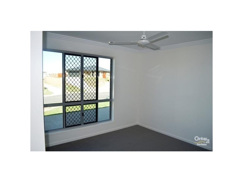 34 Bauhinia Street, Boyne Island QLD 4680