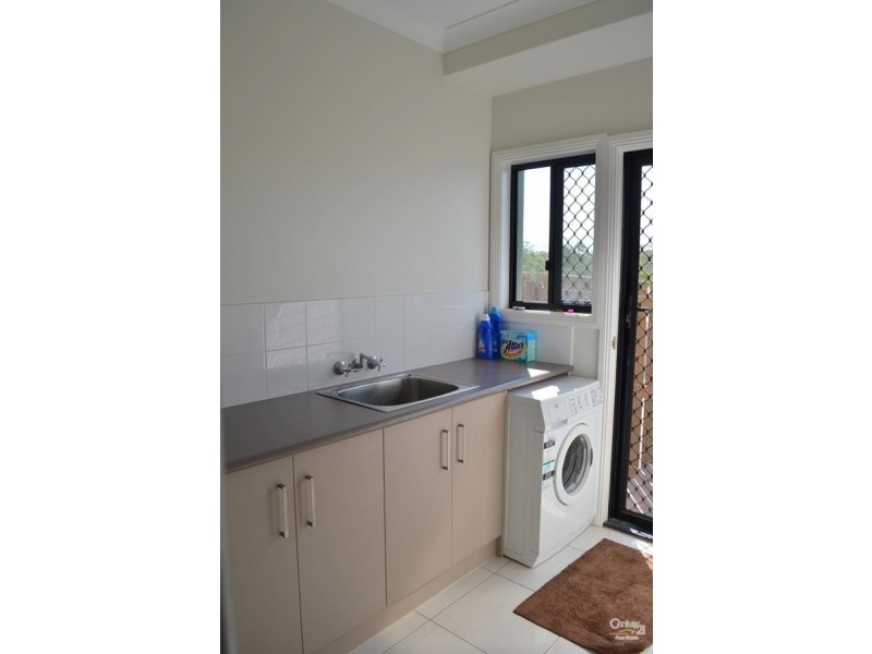 8 Clarendon Street, Clinton QLD 4680