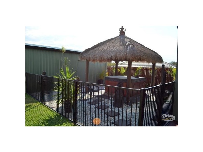 8 Clarendon Street, Clinton QLD 4680