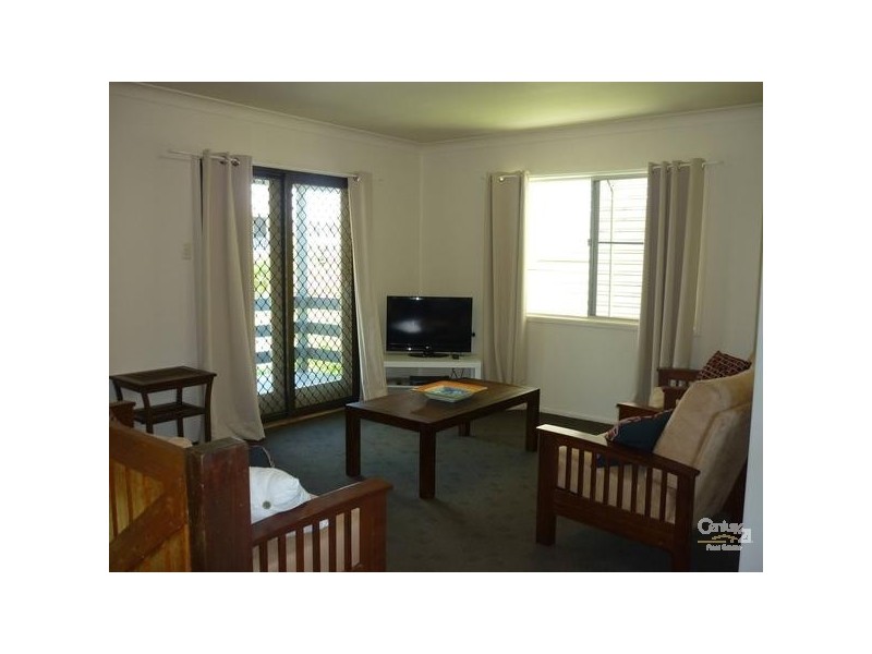 17 Campbell Street, Clinton QLD 4680
