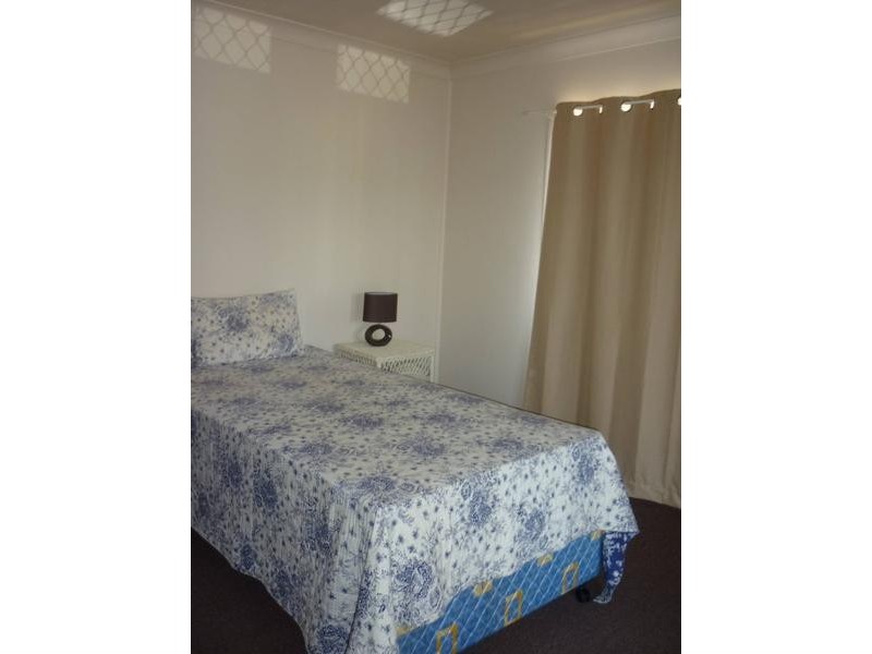 17 Campbell Street, Clinton QLD 4680