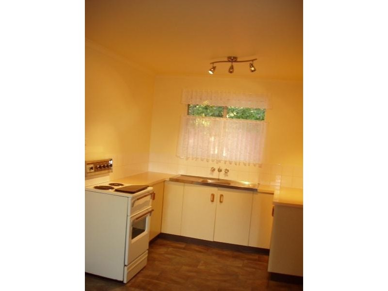 4/6 Wenitong Street, Gladstone QLD 4680