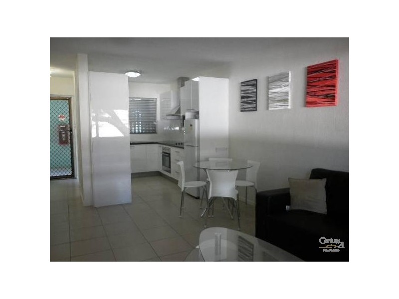 2/8 Roseberry Street, Gladstone QLD 4680