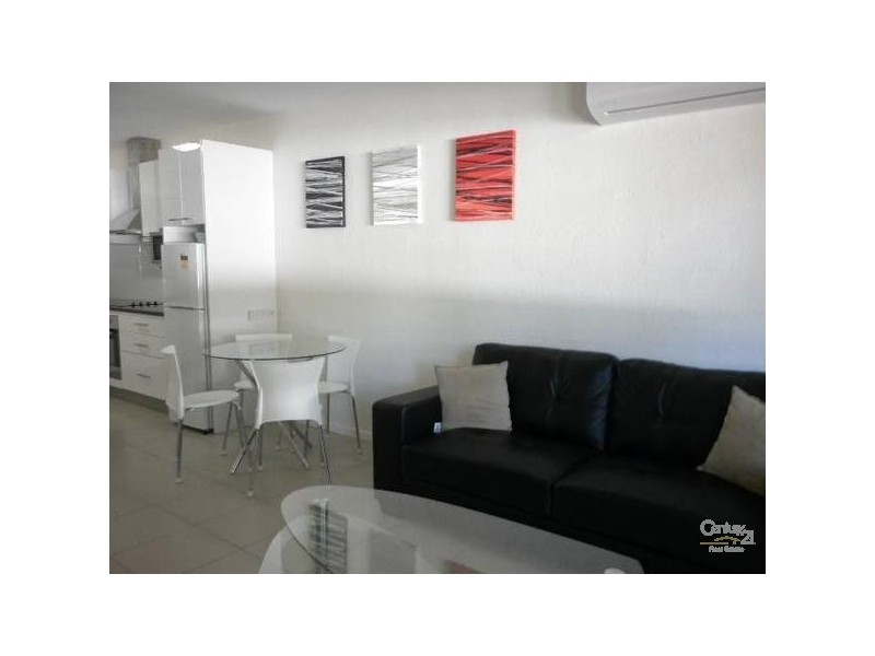 2/8 Roseberry Street, Gladstone QLD 4680