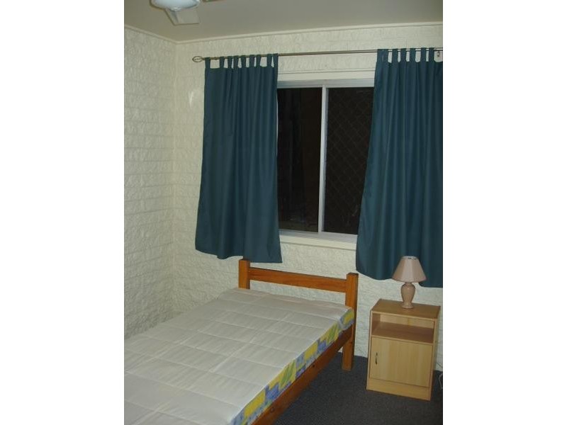 2/70 Glenlyon Street, Gladstone QLD 4680