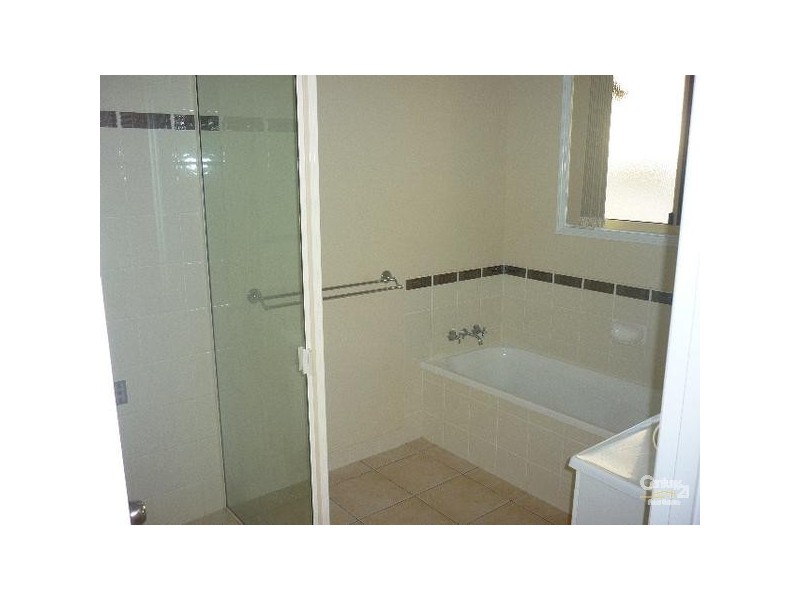 2/79 Col Brown Avenue, Clinton QLD 4680