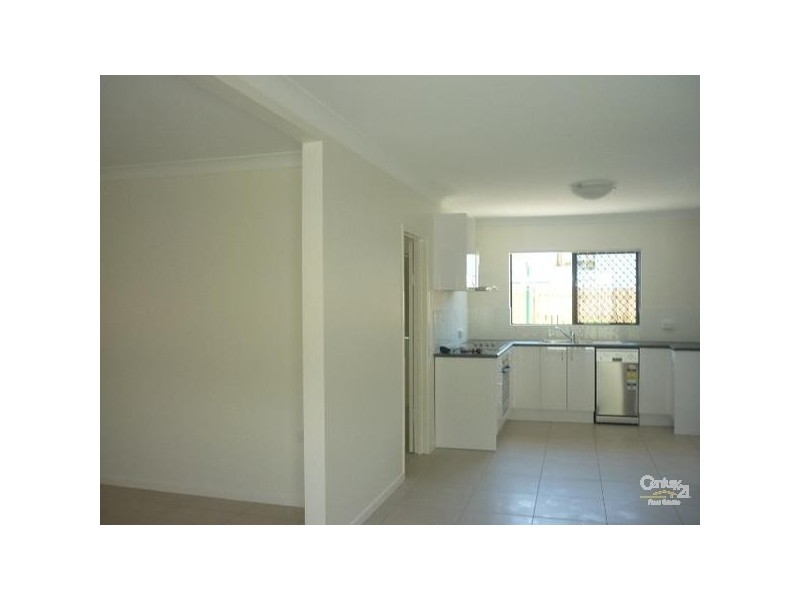 2/27 Mylne Street, Gladstone QLD 4680