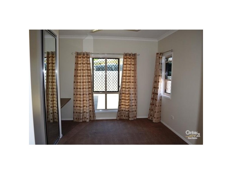 2A Golfview Drive, Boyne Island QLD 4680