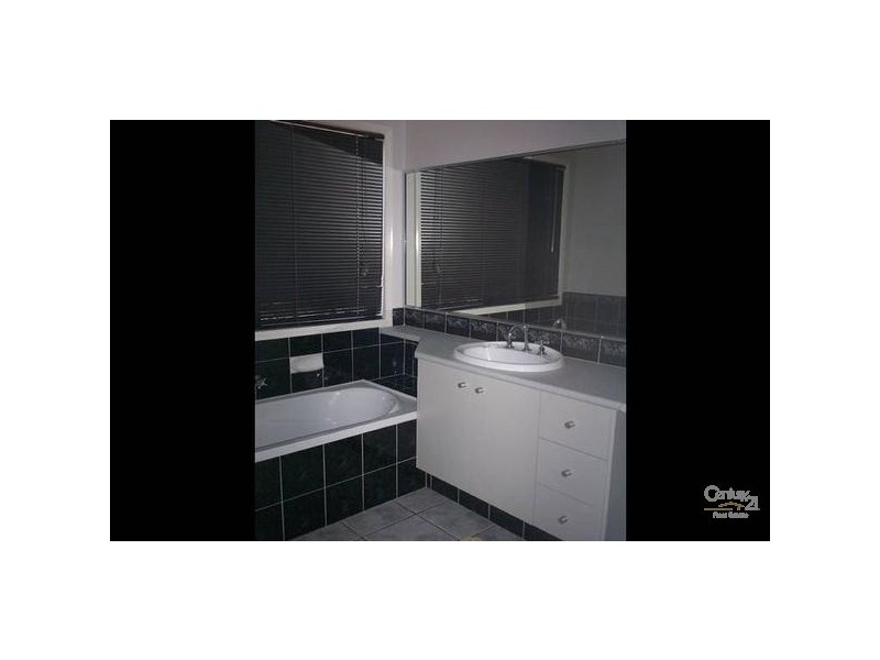 17 Stitt Close, Glen Eden QLD 4680