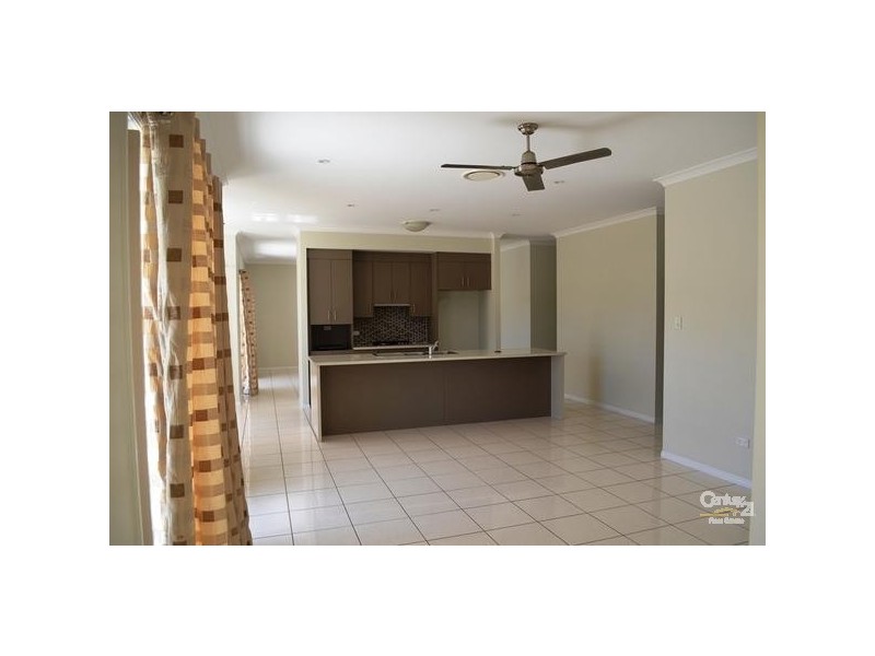 2a Golfview Drive, Boyne Island QLD 4680