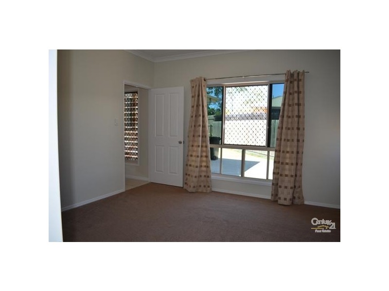 2a Golfview Drive, Boyne Island QLD 4680