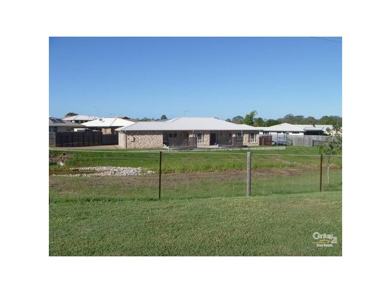 2a Golfview Drive, Boyne Island QLD 4680