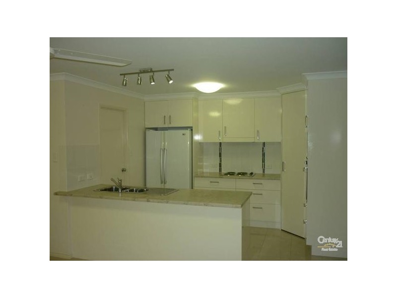 9 Takoko Place, Kirkwood QLD 4680