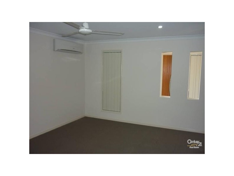 9 Takoko Place, Kirkwood QLD 4680