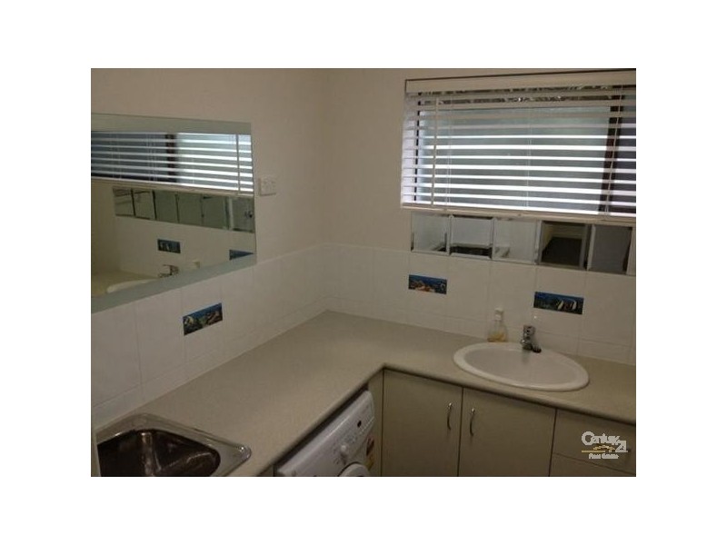 6/8 Roseberry Street, Gladstone QLD 4680