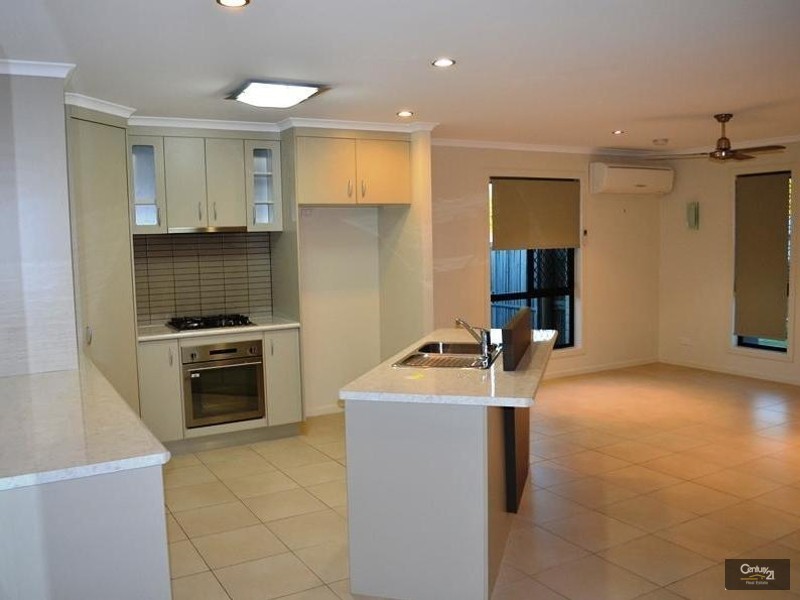 27 Reinaerhoff Crescent, Gladstone QLD 4680