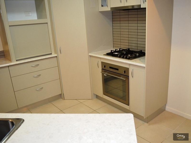 27 Reinaerhoff Crescent, Gladstone QLD 4680