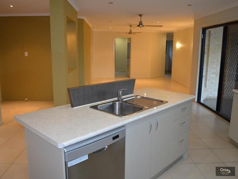 27 Reinaerhoff Crescent, Gladstone QLD 4680