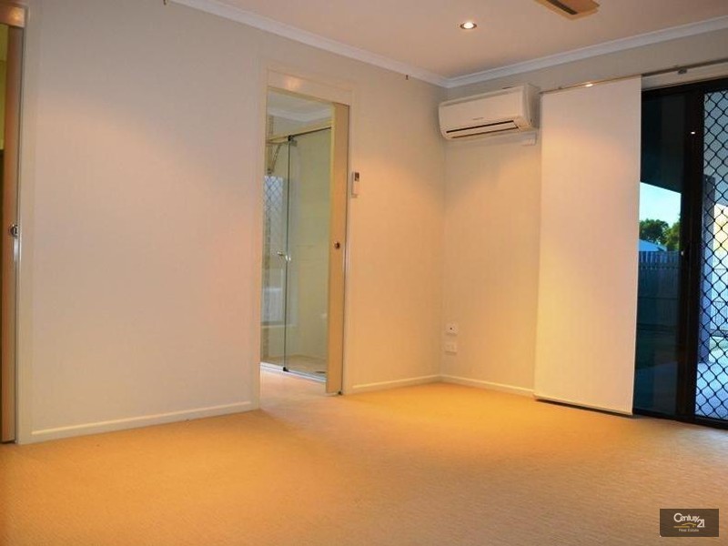 27 Reinaerhoff Crescent, Gladstone QLD 4680