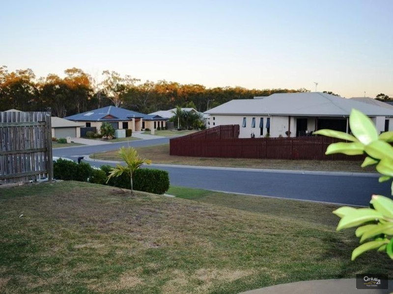 27 Reinaerhoff Crescent, Gladstone QLD 4680