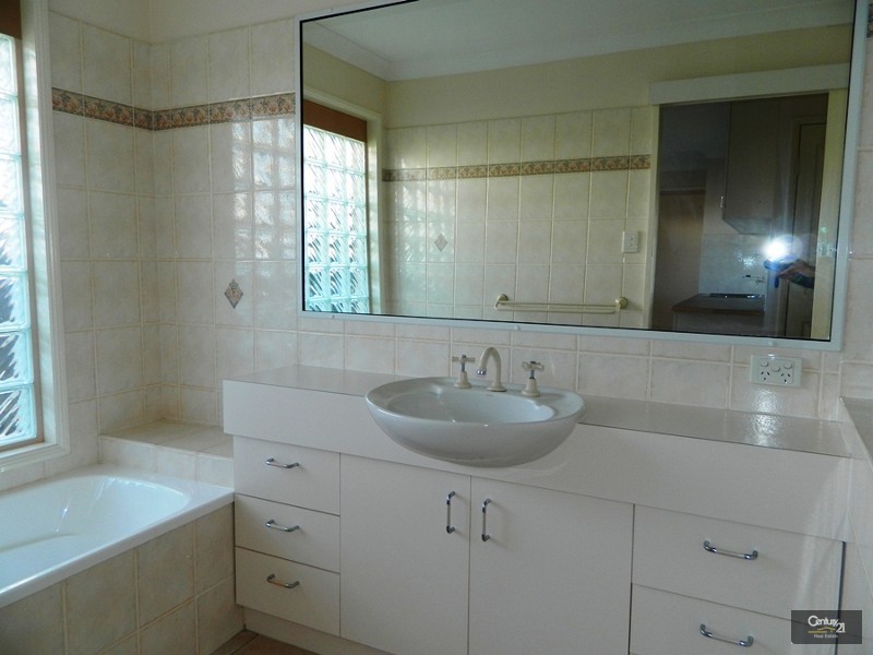 64 Aramac Drive, Clinton QLD 4680