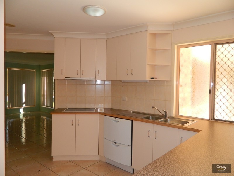 64 Aramac Drive, Clinton QLD 4680