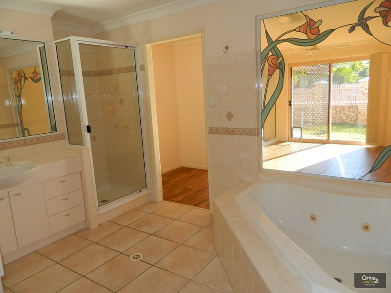 64 Aramac Drive, Clinton QLD 4680