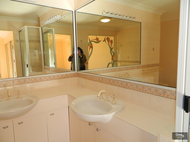 64 Aramac Drive, Clinton QLD 4680