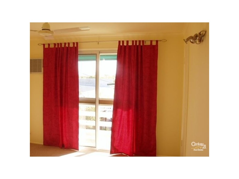 1/6 Wenitong Street, Gladstone QLD 4680