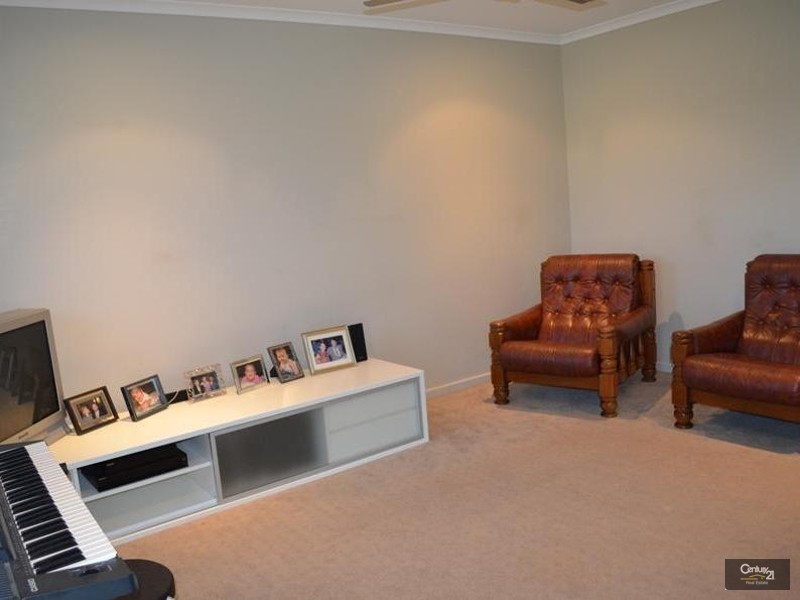 13 Beezley Street, Glen Eden QLD 4680