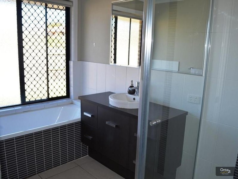 13 Beezley Street, Glen Eden QLD 4680