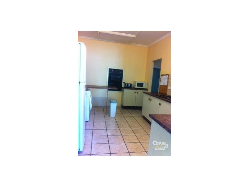 11 Amelia Street House and Studio, Gladstone QLD 4680